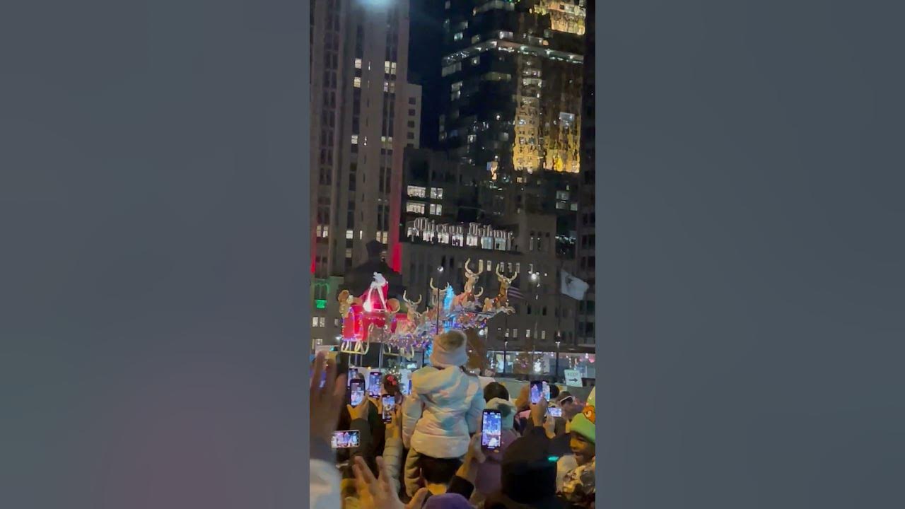 Santa lands at Chicago Festival of Lights YouTube