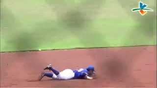 20140608-2 爆米花 綺麗 vs 崇越 二下　陳胤澔擊出強勁的穿越安打，站上一壘！