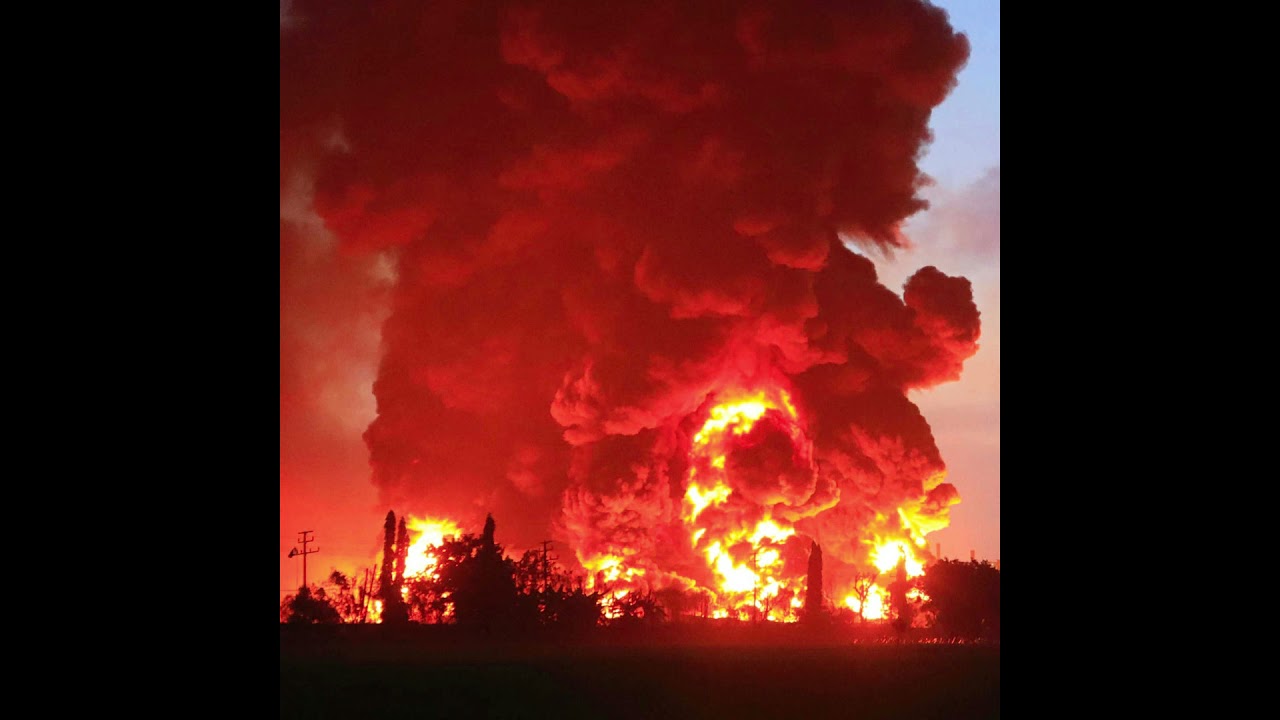 Massive fire breaks out at one of Indonesia's biggest oil refineries | Really News