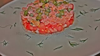 Салат из помидор и копчёной сёмги. Салат из помидор и копчёной сёмги.