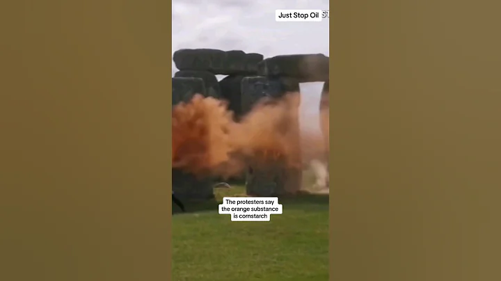 Climate protesters spray Stonehenge with orange powder #shorts