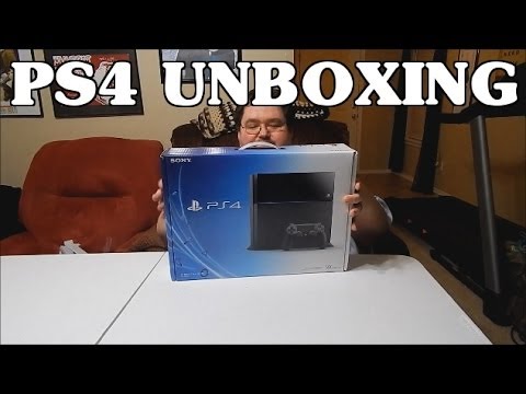 Boogie Unboxing a Playstation 4