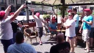 Des Ardéchois Chantent Le Rugby À Barcelone