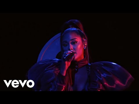 Ariana Grande Break Up With Your Girlfriend I M Bored Live From The Sweetener World Tour 