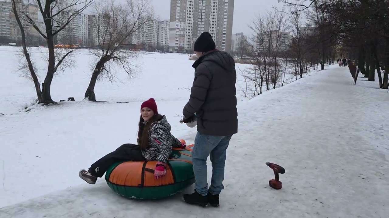 Катание на плюшке 