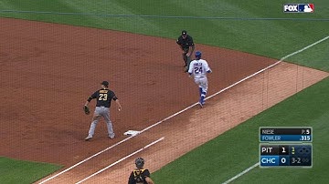 PIT@CHC: Fowler grounds out, leaves with leg injury