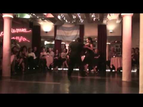 Luna Palacios y Aoniken Quiroga bailar "Nada mas"