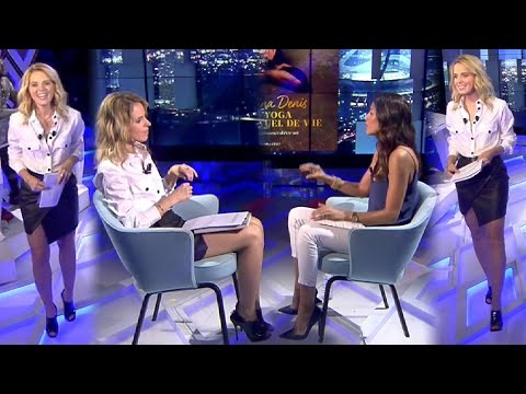 CLAIRE ARNOUX MAGNIFIQUE AVEC SA JUPE EN CUIR DANS TRIBUNE SPORTS FEAT CATALINA DENIS EN TÊTE À TÊTE