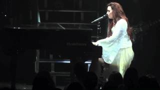 Demi Lovato HD - Skyscraper - Rosemont Theatre - Chicago 2011