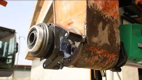 On site repair with the portable line boring machine Supercombinata SC1 - Earthmoving sector