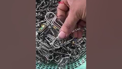 Móc cheo chìa khoá uốn thủ công từ dây inox