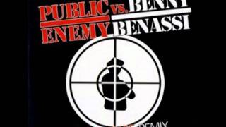 Miniatura de vídeo de "Public Enemy & Benny Benassi - Bring The Noise"