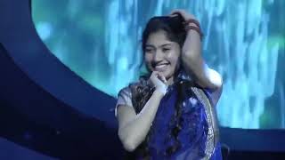 Sai pallavi dance performance💃 l barso re song l south indian actress Resimi