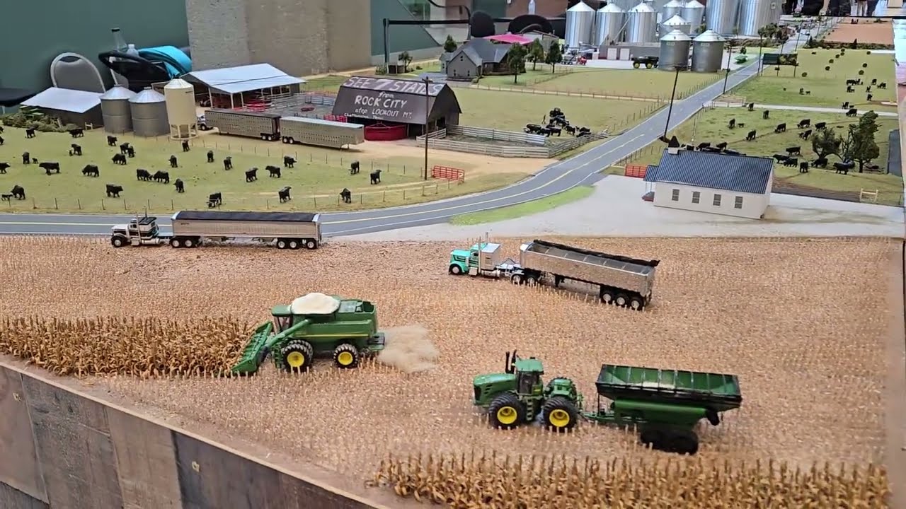 farm jiorama 24 Harvest 24 Is A Go! Combines Are Out! The Big 1/32 Model