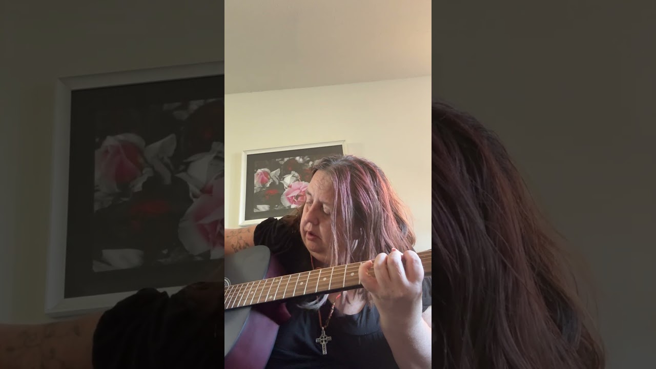 Second chord in first four days of guitar is G major.  First chord was e minor.