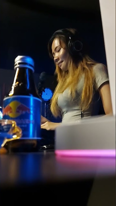 DJ Selly Perform