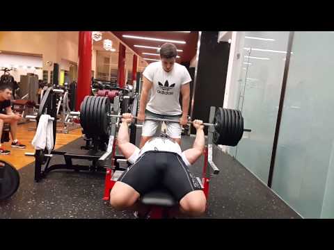 Video: Tri Rekordera U Bench Pressu