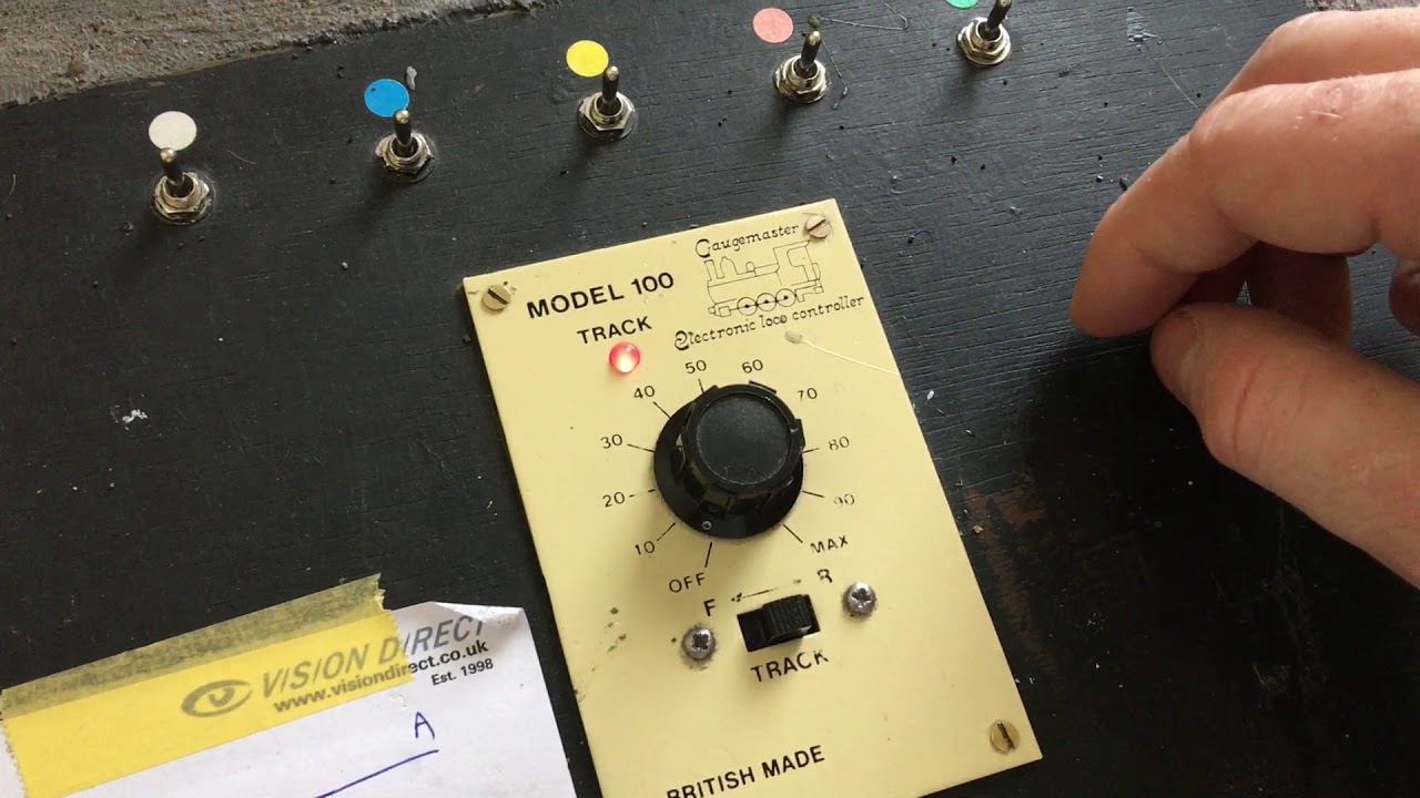 GAUGEMASTER MODEL DS Twin Track Cased Controller With Simulation N/Ho
