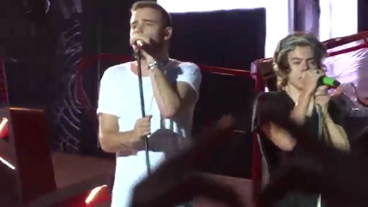 One Direction live Stade de Suisse Bern - Through The Dark 04.07.2014