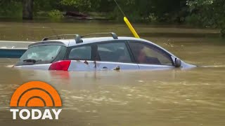 Hundreds rescued in Texas after weekend of deadly flooding