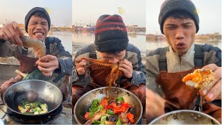 Chinese people eating - Street food - &quot;Sailors catch seafood and process it into special dishes&quot; #48