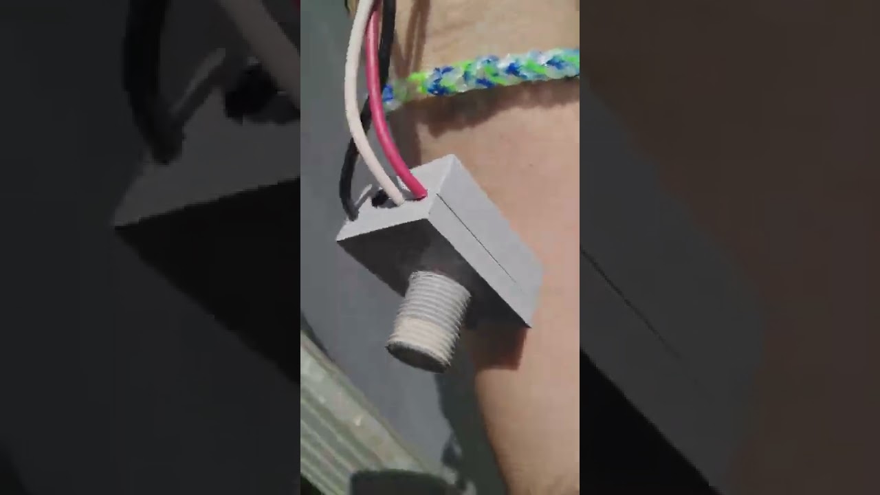 installing a new 175w mh lamp and photocell in a wallpack