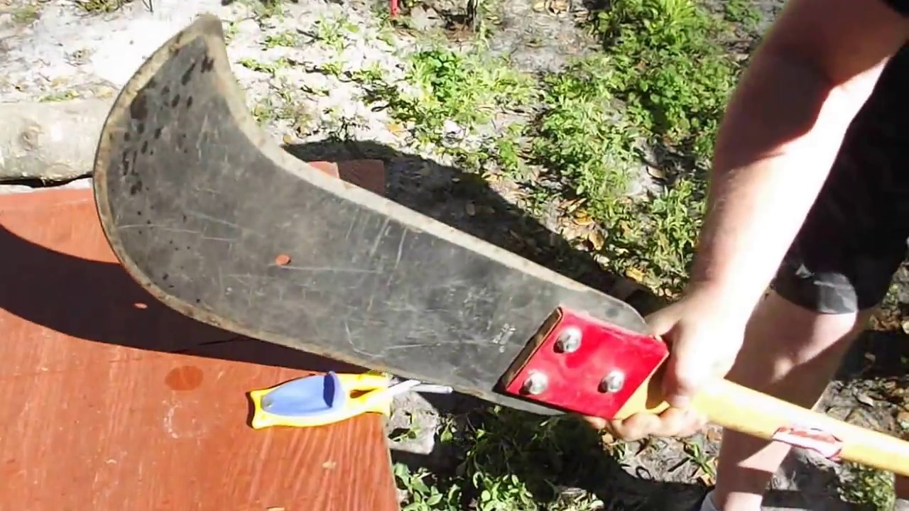 Sharpening a Bush axe with a American made Block knife sharpener