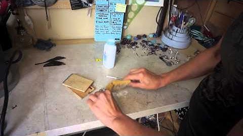 How to use a wax injection machine.