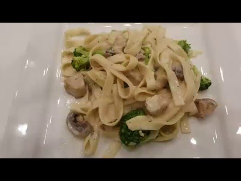 chicken-mushroom-broccoli-fettuccine