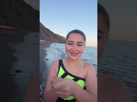 خلوها تهرس عندها بوها يخلص      