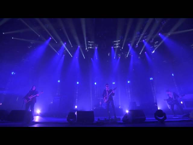 Arctic Monkeys - Do I Wanna Know? (iTunes Festival 2013) [lyrics/legendado] class=