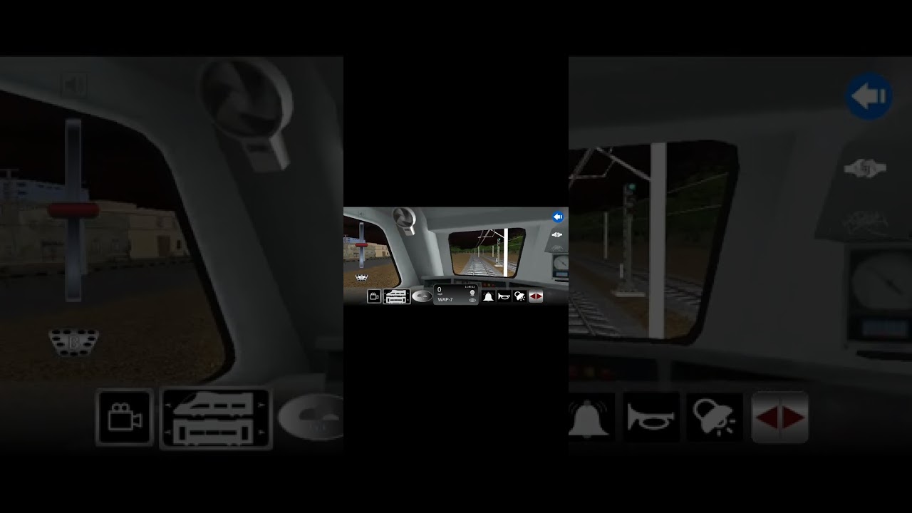 Raat ke waqt train ride 😥😥😥