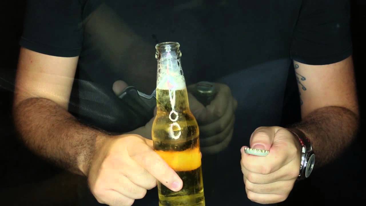 Como abrir una botella de cerveza sin abridor