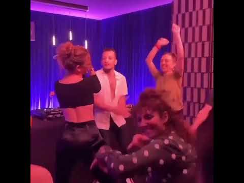 Serenay Sarıkaya Kalça Dansı olay oldu. Serenay dans şov