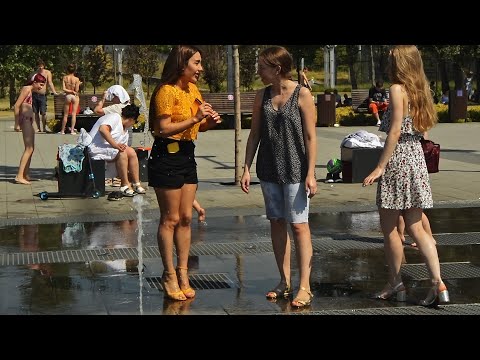 Girls and funny and wet joys in the fountain! / Девушки и веселые и мокрые радости в фонтане !