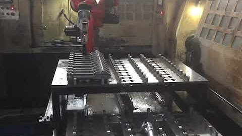 Yooheart robot for loading and unloading CNC machine