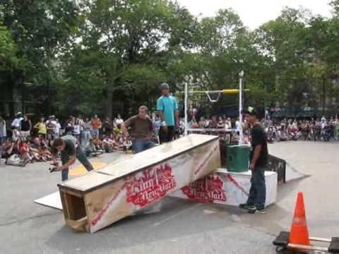 Видео: Tompkins Square Park: полное руководство