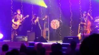 Zee Avi - Siboh Kitak Nangis (Live in Kuching 2011)