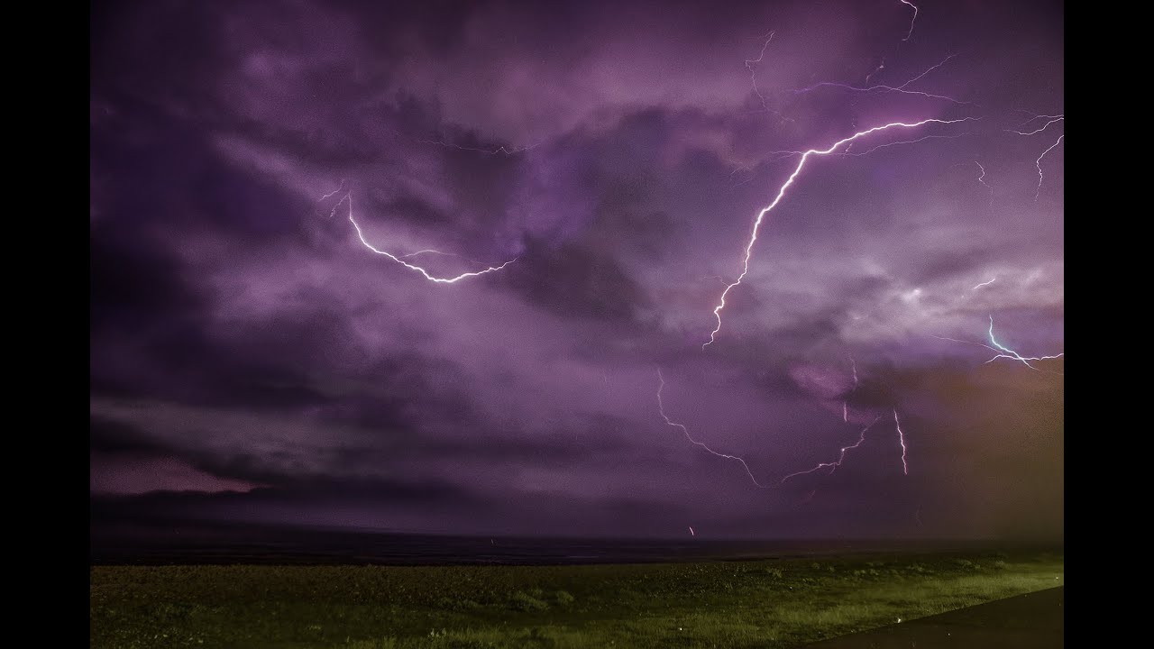 HIGH VOLUME - Incredible Thunder sound - Cowlyn Bay, North Wales - 11th August 2020