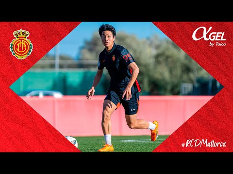 RCDマジョルカBチームとフレンドリーマッチで対戦する清水エスパルスU-19の矢田龍之介選手 | RCD Mallorca