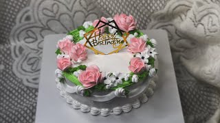 Make a beautiful cream flower cake