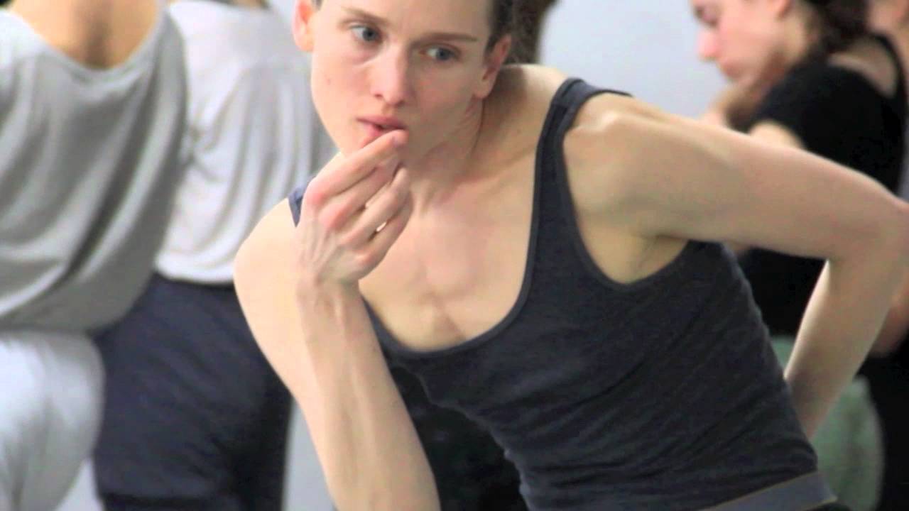 Hasadna The Dance Workshop : Sharon Eyal's session - YouTube