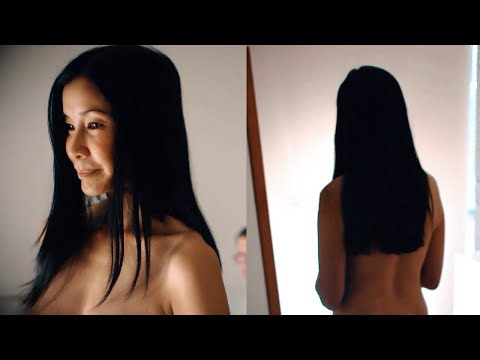 Lisa Ling Spontaneously Gets Naked During CNN Show