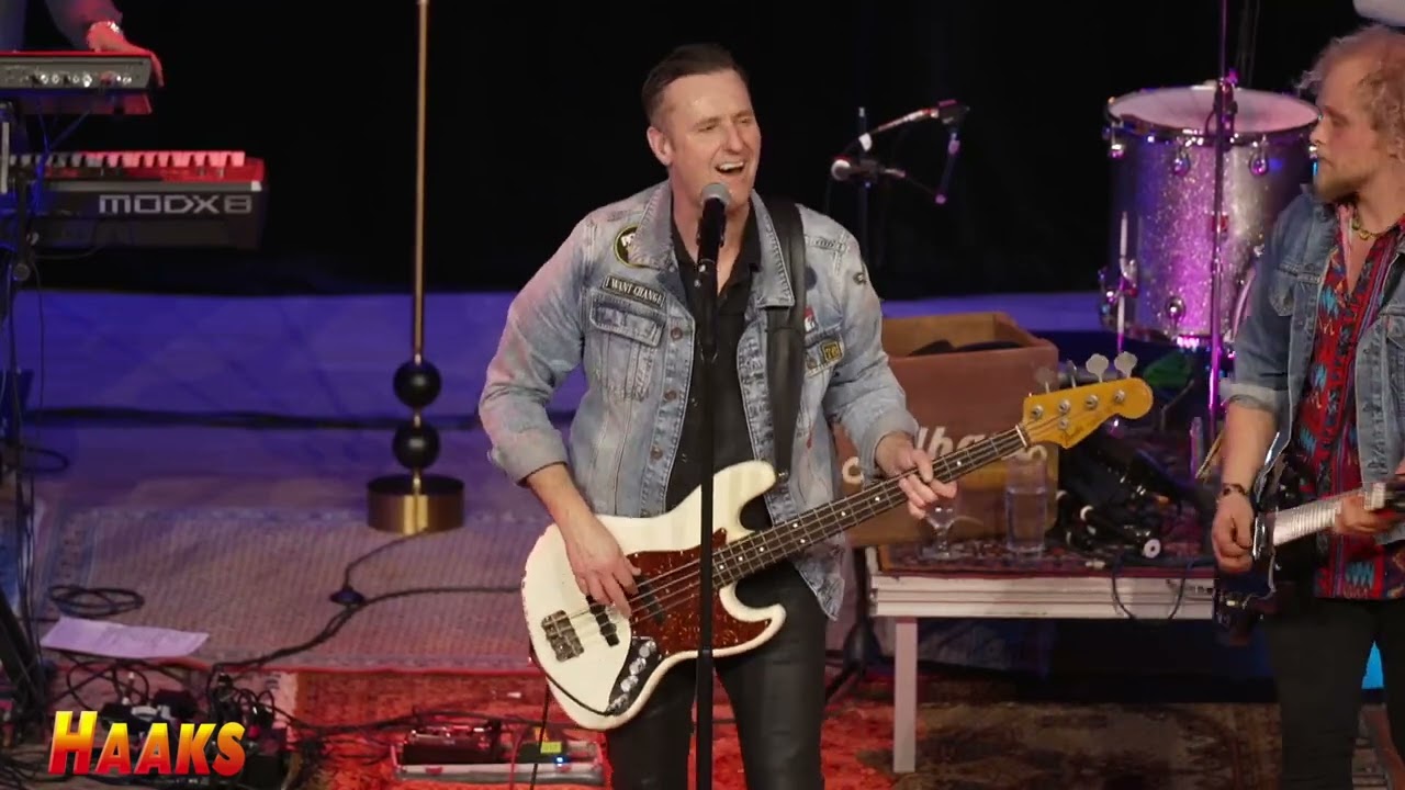 Haaks - En jävel på kärlek