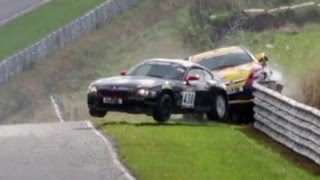 Horror-Crash beim 9. VLN Lauf am Schwedenkreuz  - 11.10.2014 Nürburgring Nordschleife