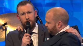 Miniatura del video "Alex Horne and The Horne Section - Duet interview - Seasons song"