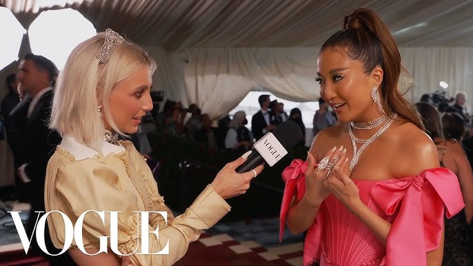 Emma Chamberlain Goes For Gold at Met Gala 2021: Photo 1323659, 2021 Met  Gala, Emma Chamberlain, Met Gala Pictures