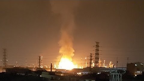 发生意外~爆炸 太可怕了~高雄小港 中油 大林炼油厂 爆炸 现场直播  第一手画面~深夜发生火警，现场火势猛烈，还传出阵阵爆炸声响 - 天天要闻