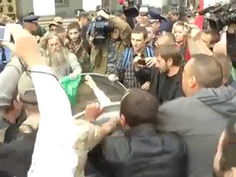 Народного депутата Журавського виборці відправили в смітник