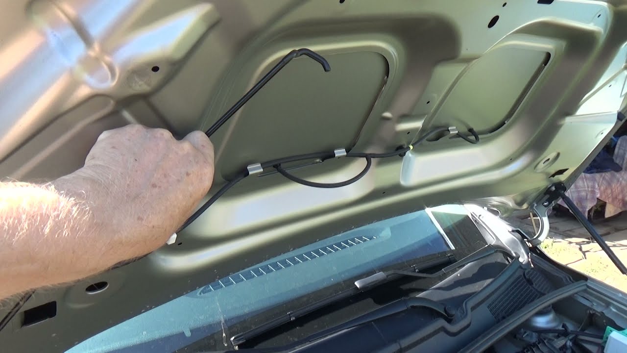 Под капот поставил упор . - YouTube